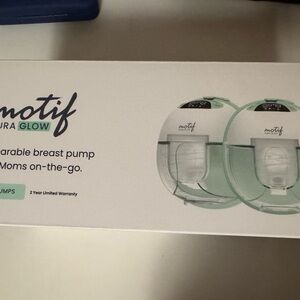Motif Luna Glow Wearable Breast Pump - Green